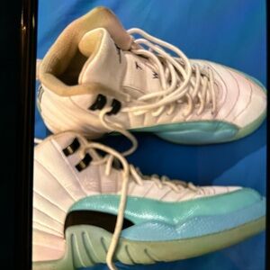 Boys Jordan, tennis shoes, size 6 in great condition white and light blue